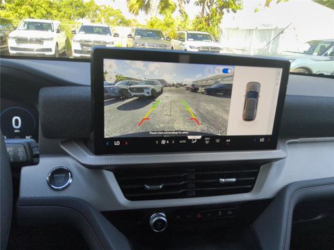 New 2026 Ford Explorer Active RWD image 30