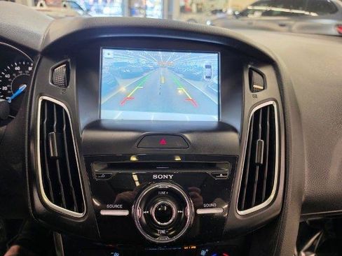 Used 2017 Ford Focus SEL FWD image 23