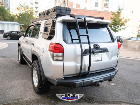 Used 2011 Toyota 4Runner SR5 image 5