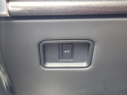 Certified 2024 Land Rover Range Rover SE AWD/4WD image 17
