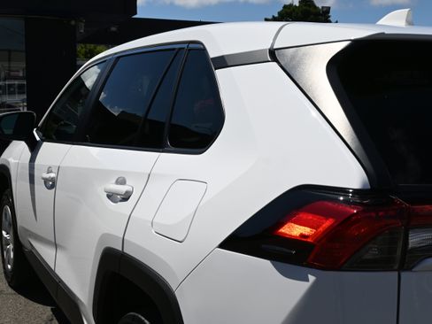 Used 2023 Toyota RAV4 LE image 14