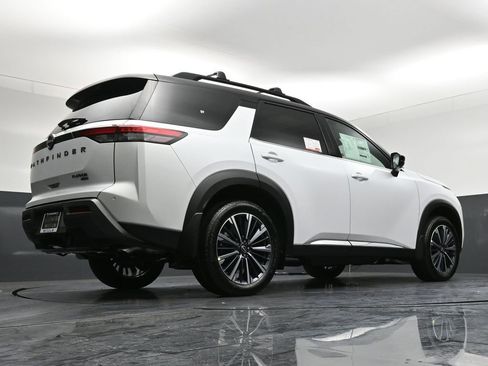 New 2026 Nissan Pathfinder Platinum AWD/4WD image 32