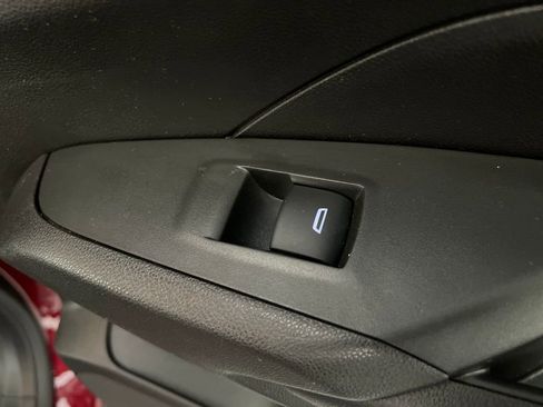 Used 2025 Chevrolet Trax LT w/ LT Convenience Package FWD image 20