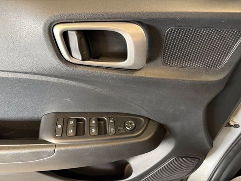 Used 2021 Hyundai Venue SE image 20