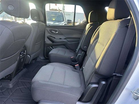 Certified 2023 Chevrolet Traverse LT w/ Midnight/Sport Edition image 18
