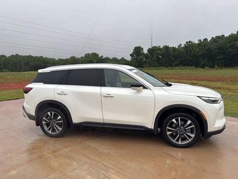 Used 2023 INFINITI QX60 Luxe w/ Cargo Package AWD/4WD image 3