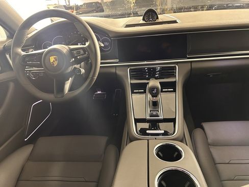Certified 2022 Porsche Panamera 4 Platinum Edition image 20