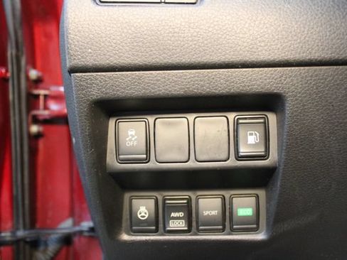 Used 2020 Nissan Rogue SV AWD/4WD image 19