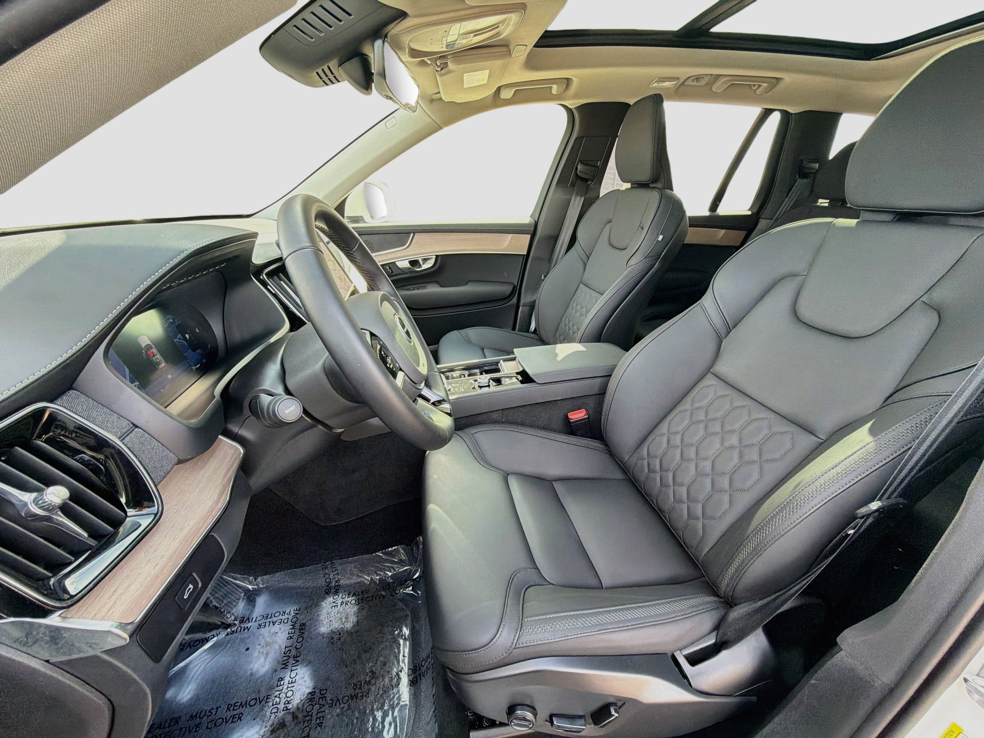 Used 2025 Volvo XC90 B6 Plus AWD/4WD image 13