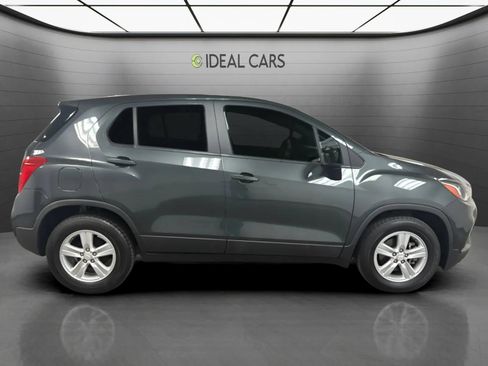 Used 2020 Chevrolet Trax LS w/ Tint and Cruise Package FWD image 4
