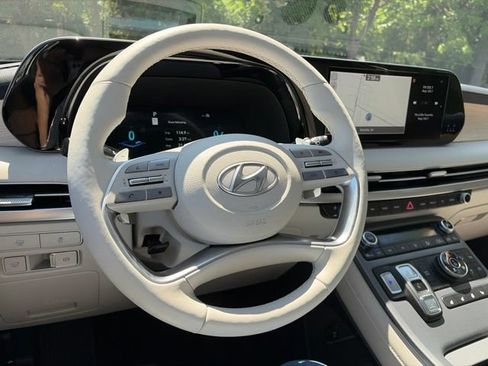 Used 2024 Hyundai Palisade Limited AWD/4WD image 46