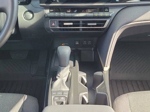 Used 2025 Toyota Camry LE image 18