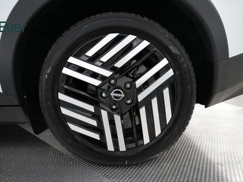 Used 2026 Nissan Leaf SV+ FWD image 9