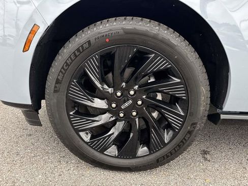 New 2026 Lincoln Navigator Reserve AWD/4WD image 7