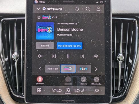 New 2026 Volvo XC60 B5 Core w/ Climate Package image 18