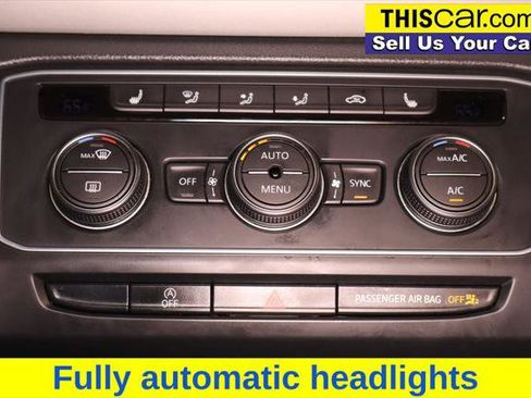 Used 2021 Volkswagen Atlas Cross Sport SE w/ Panoramic Sunroof Package FWD image 20