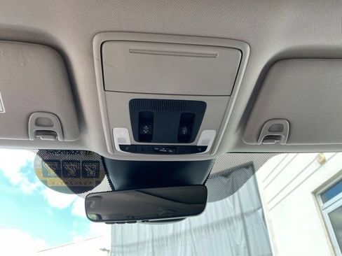 Used 2023 Honda Pilot Touring image 19