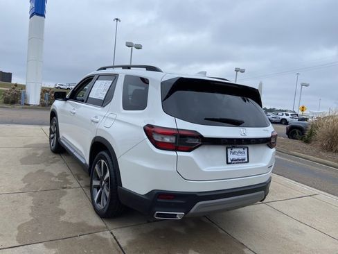 Used 2023 Honda Pilot Touring image 8