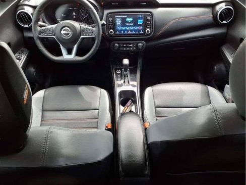 Certified 2023 Nissan Kicks SR w/ SR Premium Package FWD image 10