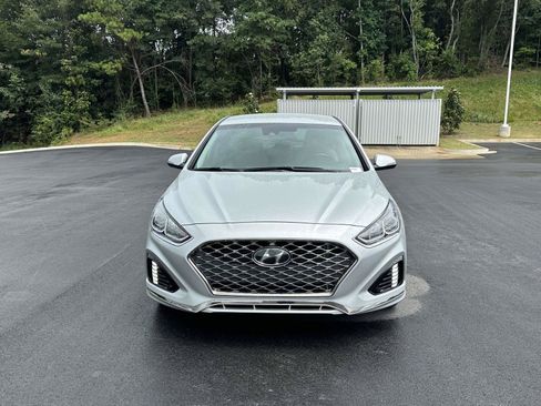 Used 2019 Hyundai Sonata SEL w/ Tech Package 02 FWD image 2