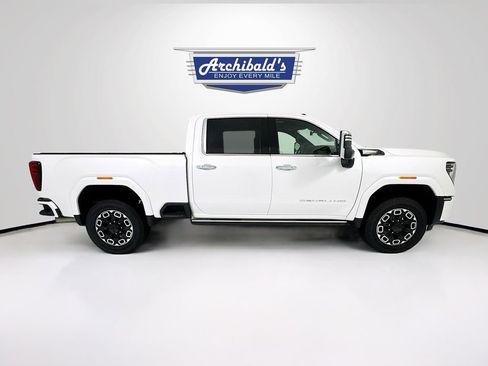 Used 2024 GMC Sierra 3500 Denali Ultimate image 9