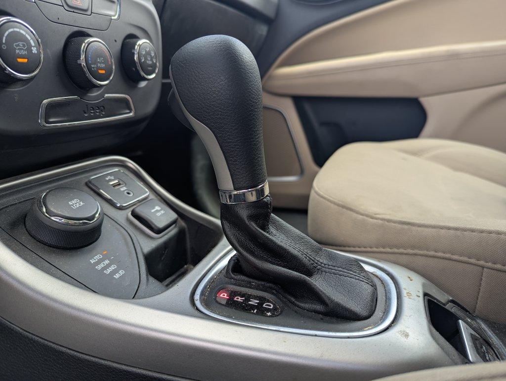 Used 2018 Jeep Compass Sport AWD/4WD image 15