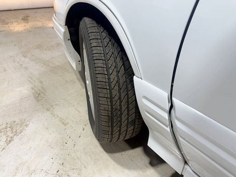 Used 1997 Oldsmobile Cutlass Supreme SL image 3