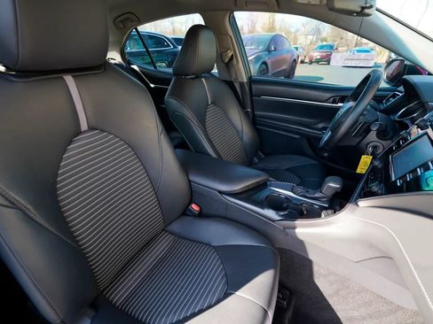 Used 2018 Toyota Camry SE FWD image 24