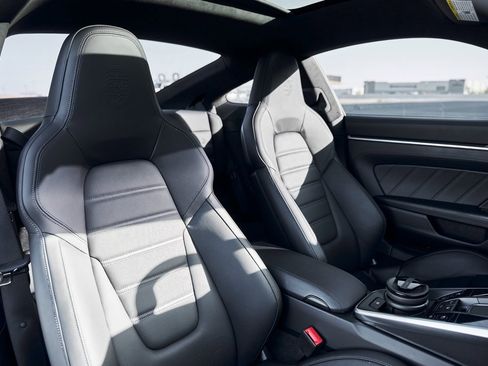 Used 2024 Porsche 911 Turbo image 38