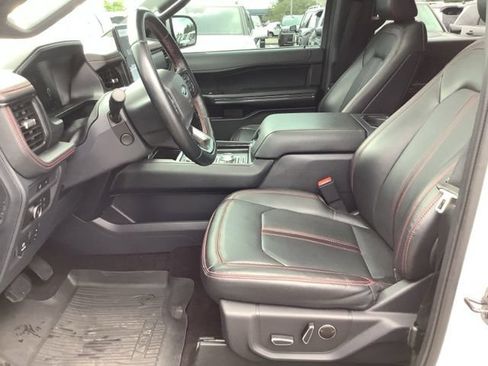 Used 2022 Ford Expedition Limited AWD/4WD image 9