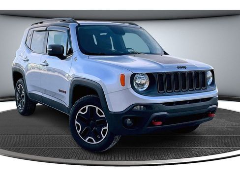 Used 2015 Jeep Renegade Trailhawk image 13