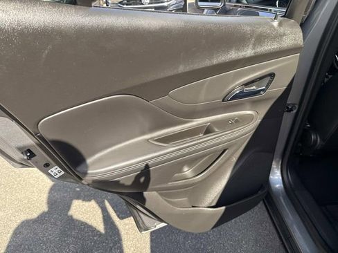 Used 2020 Buick Encore Preferred image 18