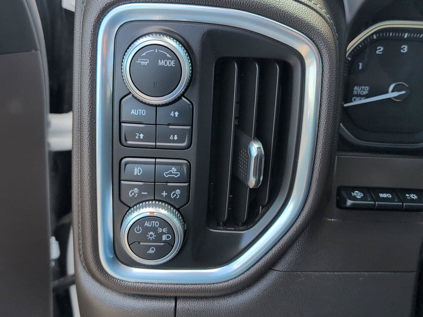 Used 2020 GMC Sierra 1500 Denali w/ Denali Ultimate Package AWD/4WD image 22
