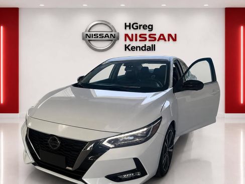 Used 2023 Nissan Sentra SR w/ SR Premium Package FWD image 3