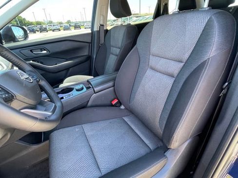 Used 2025 Nissan Rogue SV AWD/4WD image 10