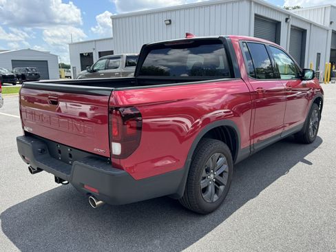 Used 2024 Honda Ridgeline Sport image 5