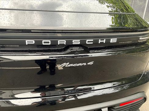 Certified 2024 Porsche Macan 4 Electric image 33