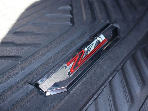 Used 2025 Chevrolet Silverado 1500 Custom Trail Boss w/ LPO, Dark Essentials Package image 49