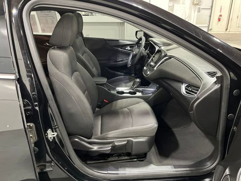Used 2020 Chevrolet Malibu LT image 28
