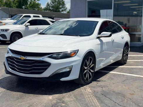 Used 2020 Chevrolet Malibu LT FWD image 3