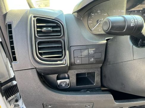 Used 2025 RAM ProMaster 2500 w/ Convenience Group FWD image 13
