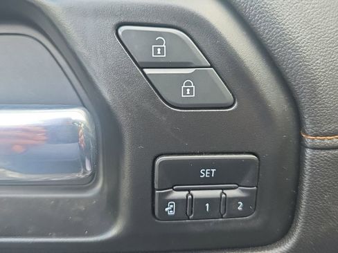 Used 2021 GMC Sierra 1500 AT4 w/ AT4 Premium Package AWD/4WD image 23