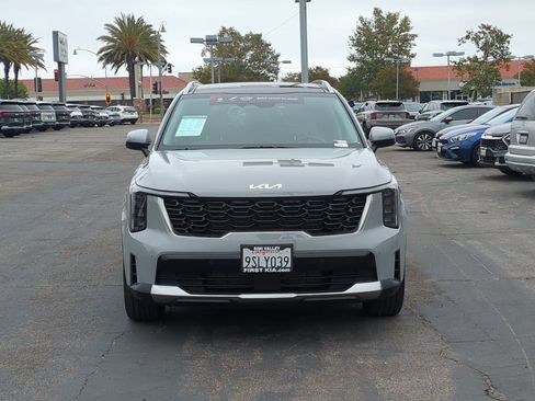 Used 2025 Kia Sorento S w/ Panoramic Sunroof Package FWD image 2