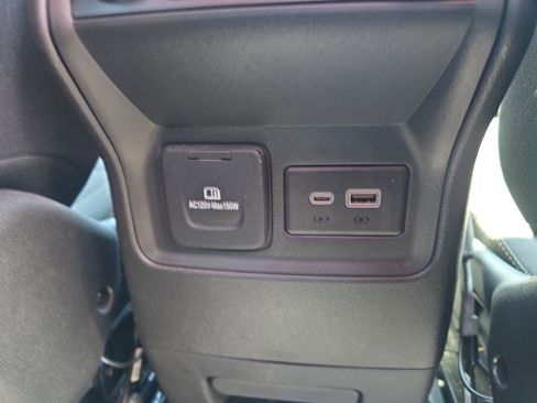 Used 2023 GMC Acadia SLE w/ Driver Convenience Package image 13