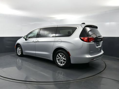 Used 2023 Chrysler Voyager LX FWD image 30