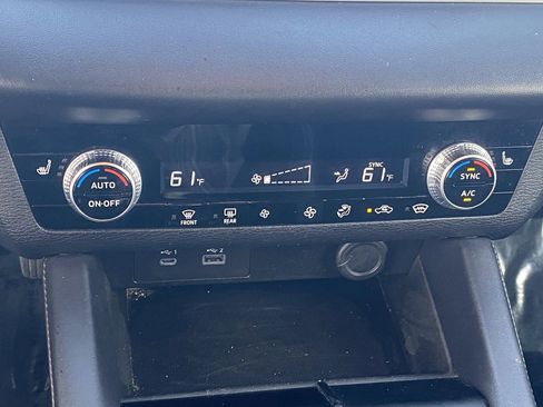 Used 2023 Mitsubishi Outlander SE image 26