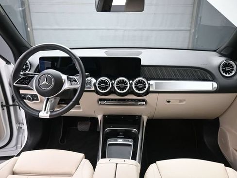 Certified 2025 Mercedes-Benz GLB 250 image 27