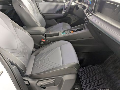 Used 2026 Volkswagen Tiguan SE R-Line image 35