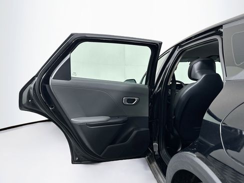 Used 2025 Kia K4 LXS FWD image 25