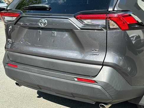 Used 2022 Toyota RAV4 LE AWD/4WD image 5